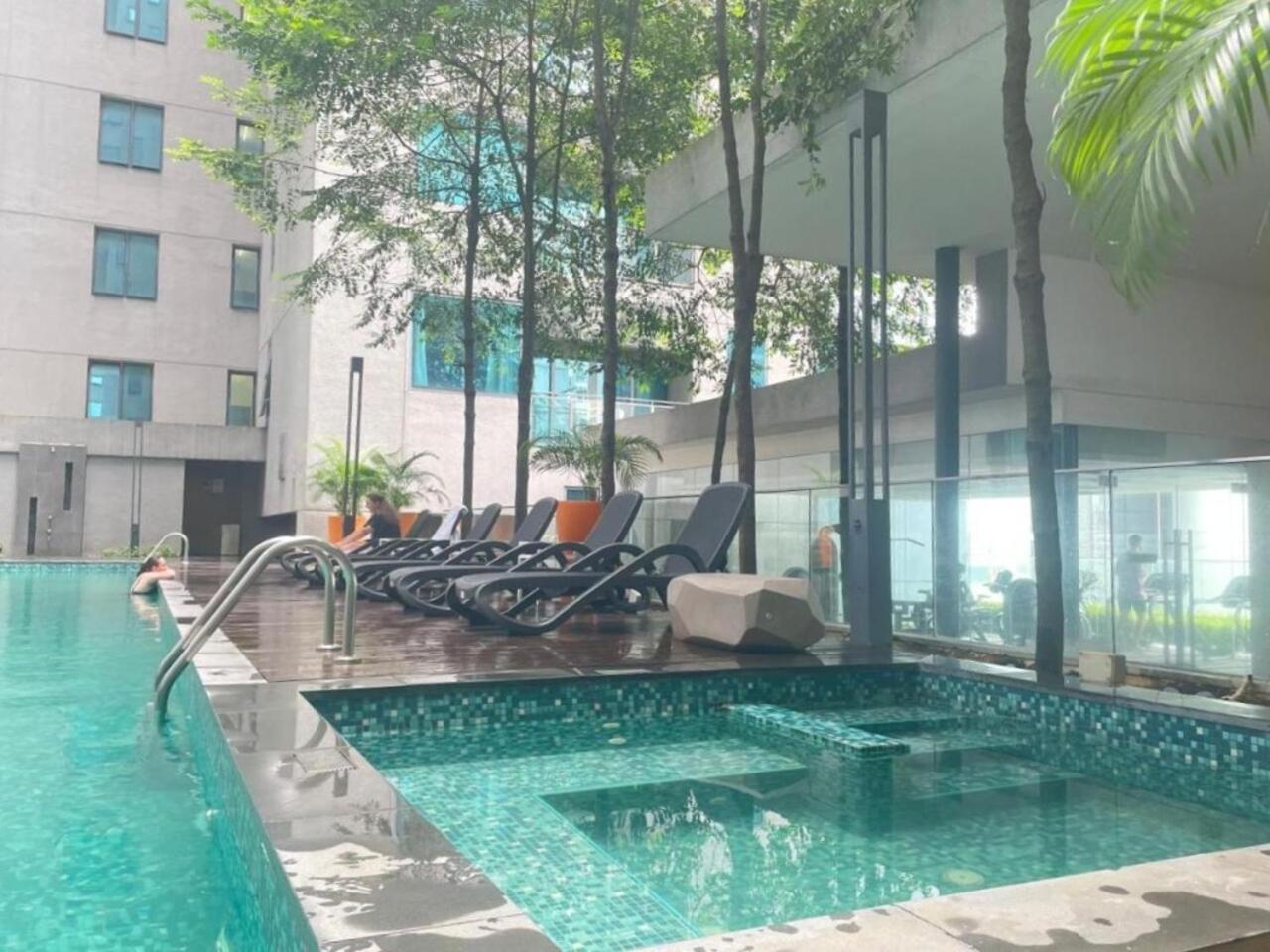 Summer Suites Klcc By Apartx Kuala Lumpur Extérieur photo